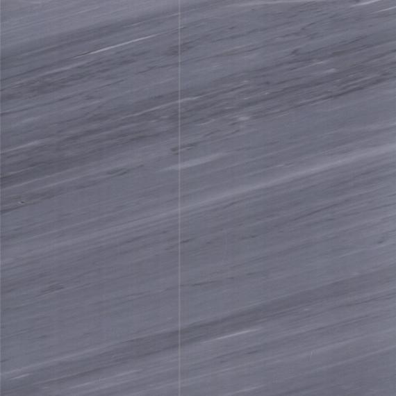 Interior bangunan mewah dengan lempengan marmer abu-abu