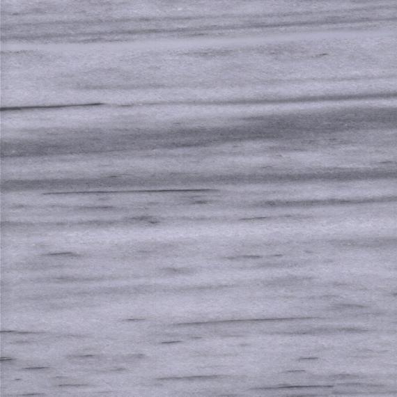 Dinding kamar mandi dengan ubin luar ruangan dari batu alam